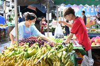 Sunday Farmers Market at Del Monte Center